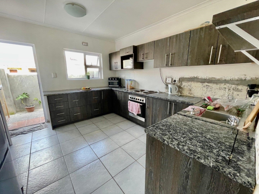2 Bedroom Property for Sale in Pelican Park Western Cape